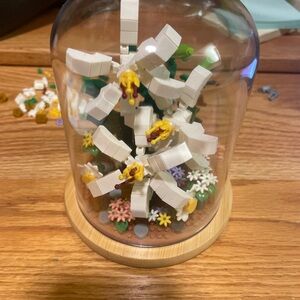 Botanical Collection White and Yellow Flower building set